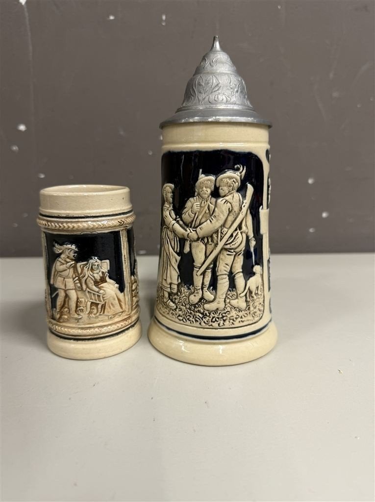 2 bier pullen - Ceramic beer jugs tankards steinds, Verzamelen, Ophalen of Verzenden, Zo goed als nieuw