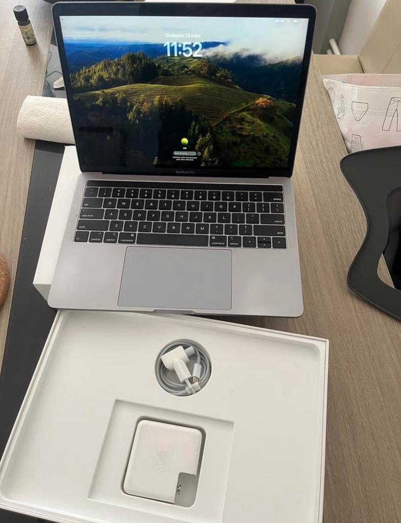 MacBook Pro Touch Bar 2019, Computers en Software, Apple Macbooks, Ophalen, Gebruikt, MacBook Pro