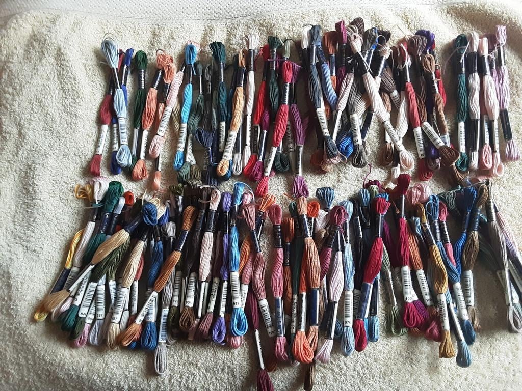 143 brins d'ancre, Enlèvement ou Envoi, Neuf, Broderies à la main, Fil à broder ou Soie