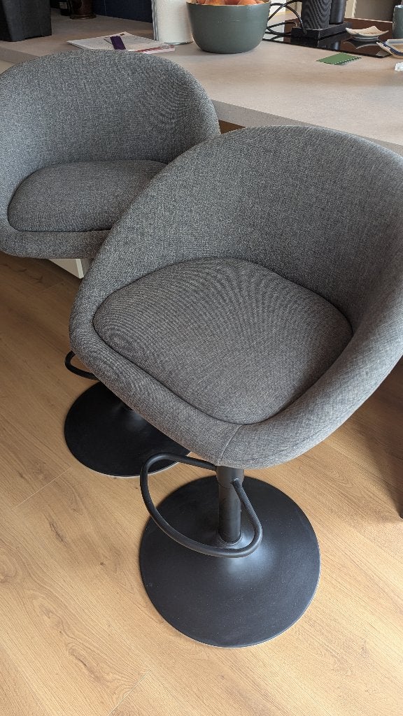 Beaux tabourets de bar, Enlèvement, Réglable en hauteur, Comme neuf, Plastique