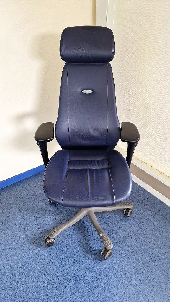 Fauteuil de direction Kinnarps cuir bleu marine appui-tête, Enlèvement, Utilisé, Bleu, Chaise de bureau