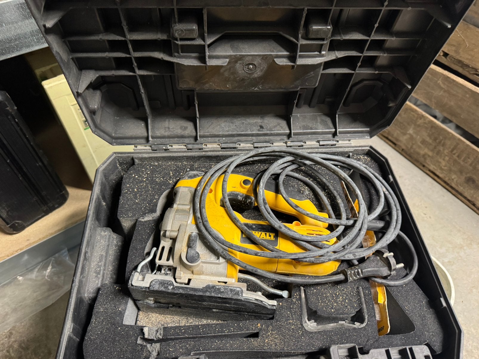 Dewalt wipzaag, Ophalen