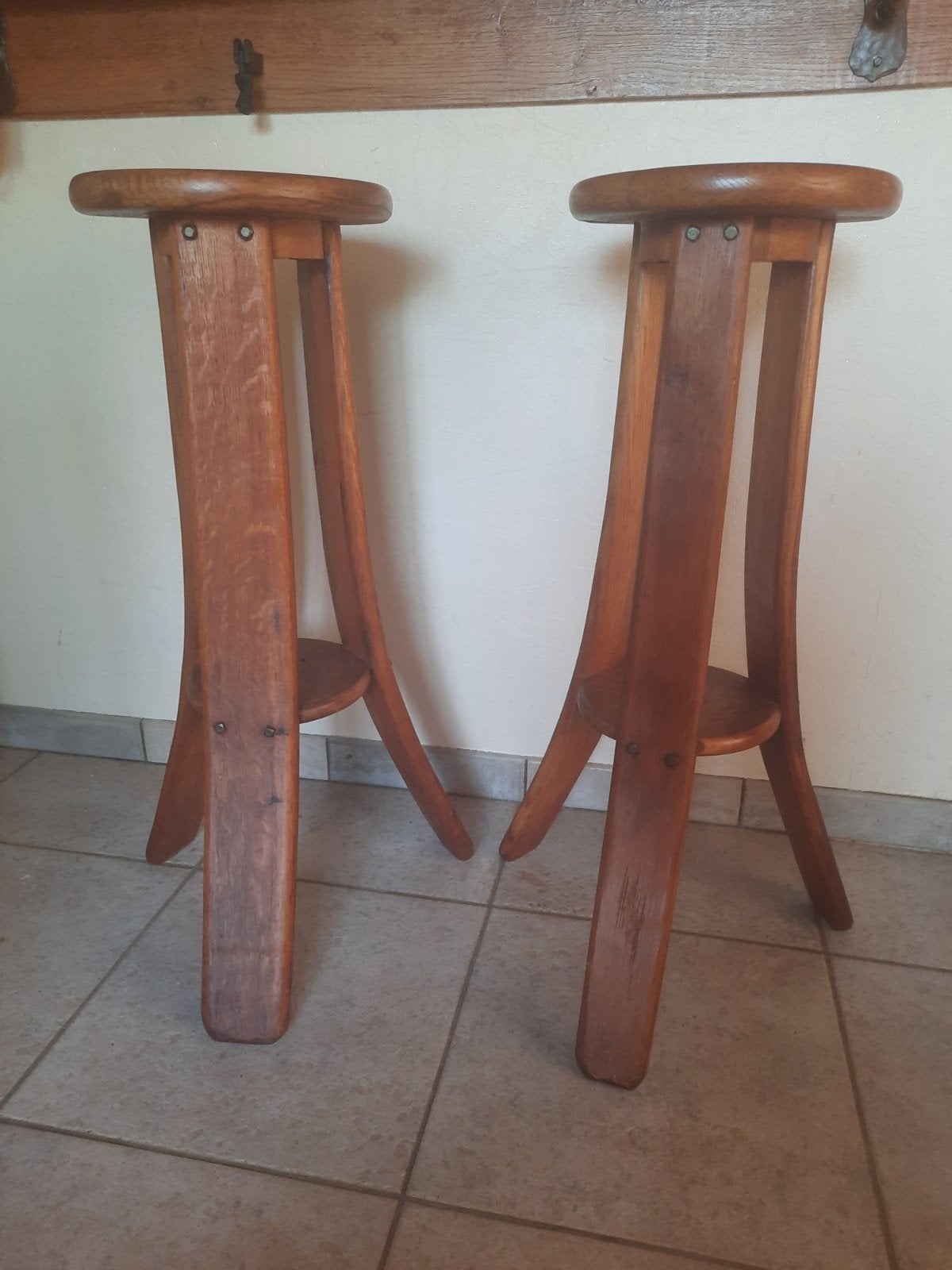 Tabourets, Enlèvement