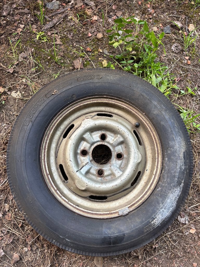 Gezocht !! Buitenband voor caravan 145R12 oude maat 5.50-12, Ophalen, Gebruikt, 145 mm, 12 inch