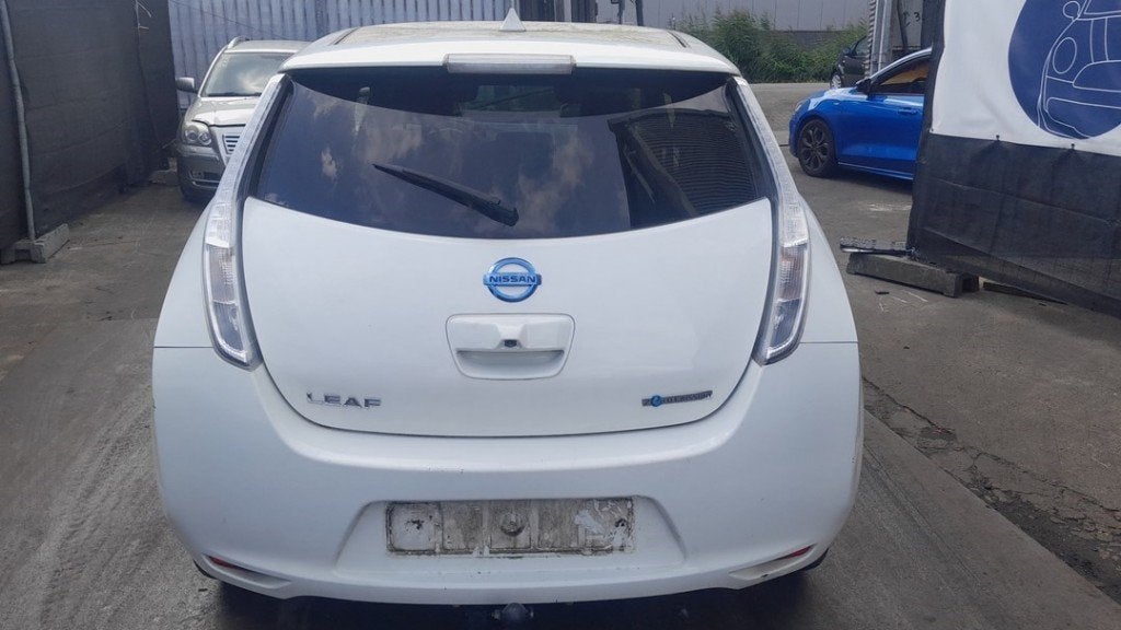 PARE-CHOCS ARRIÈRE Nissan Leaf (ZE0) (01-2010/12-2017), Arrière, Pare-chocs, Germany@nissan-services.eu, Kronenweg 38
50389  Wesseling, DE