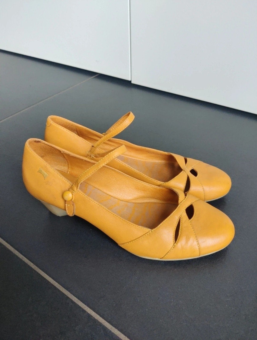 Camper “Kim” Mary Jane Leren Hakken manmade• Okergeel • Maat, Ophalen of Verzenden, Geel, Pumps