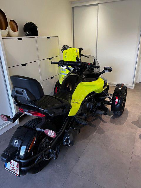Can-am spyder F3S (BTW AFTREKBAAR), Fietsen en Brommers, Ophalen, Zo goed als nieuw
