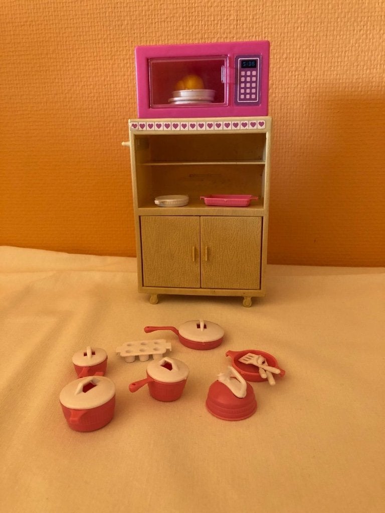 Vintage Barbie keukenkast + accessoires, Enlèvement, Utilisé, Barbie