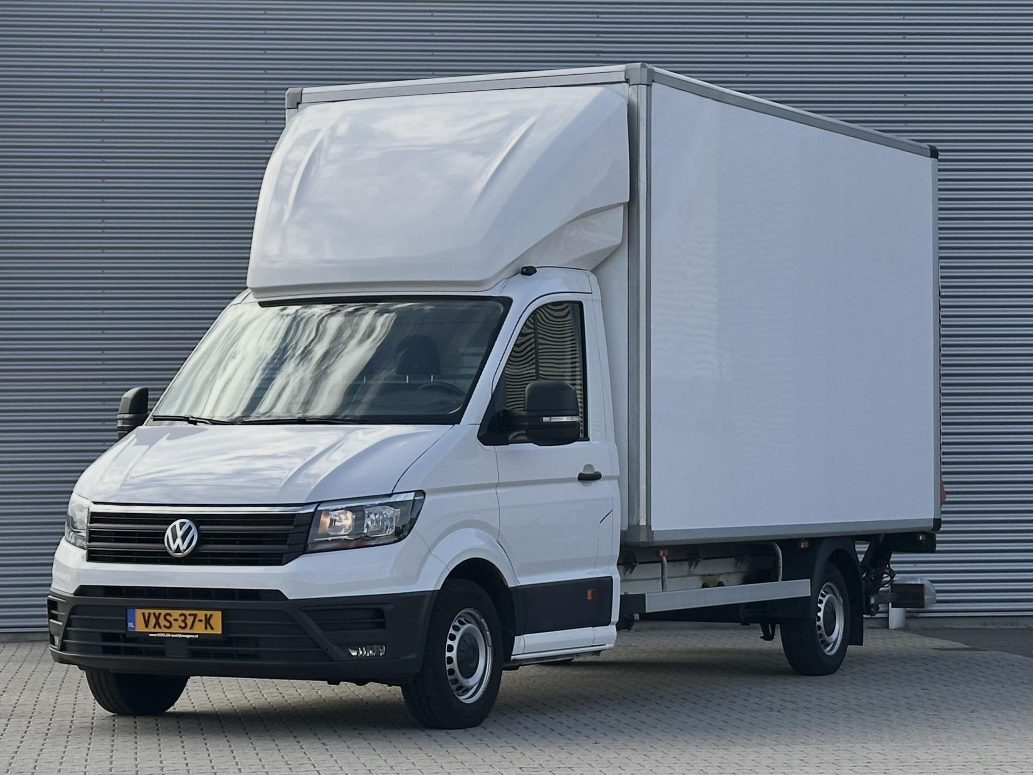 Volkswagen Crafter 35 2.0 TDI bakwagen met laadklep automaat, Auto's, Stof, Gebruikt, 4 cilinders, 2707 kg