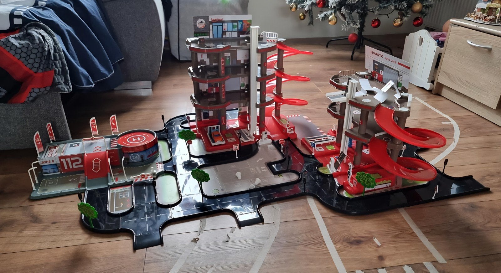 een superleuke en grote speelgoedgarage, Ophalen of Verzenden, Gebruikt