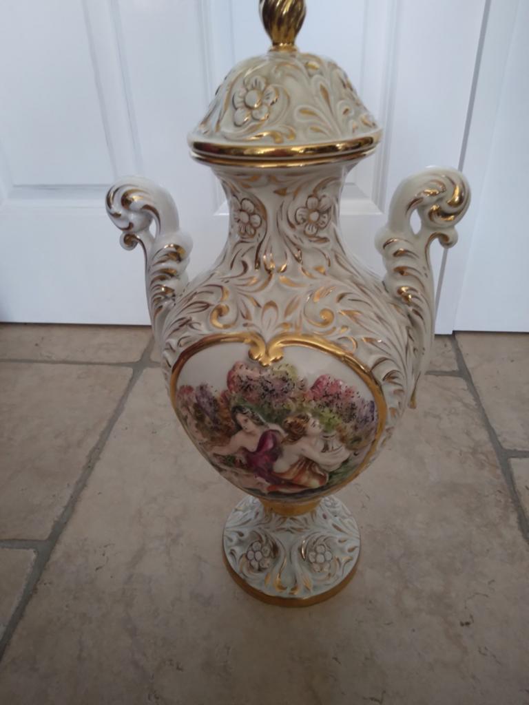 Oude vaas porselein capodimonte, Antiek en Kunst, Ophalen