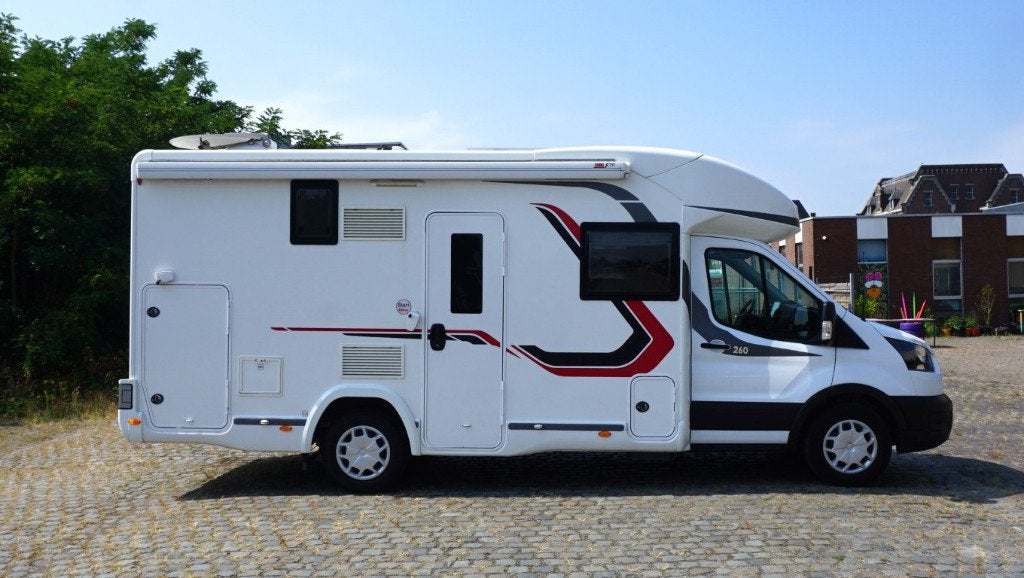 Challenger 260 Start Edition face to face 2021 met 42.000km, Caravans en Kamperen, Chemisch toilet, Ford, Bedrijf, Challenger