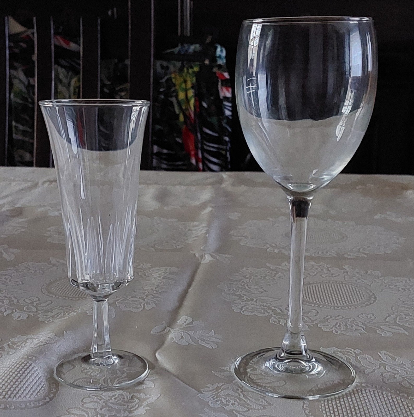 Verres et sous-verres divers, Enlèvement