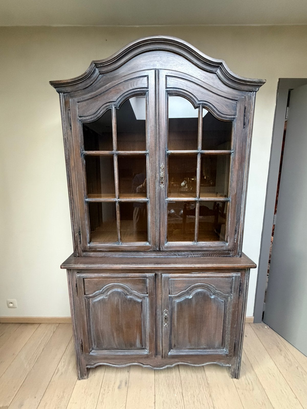 Armoire ancienne, Enlèvement, Comme neuf
