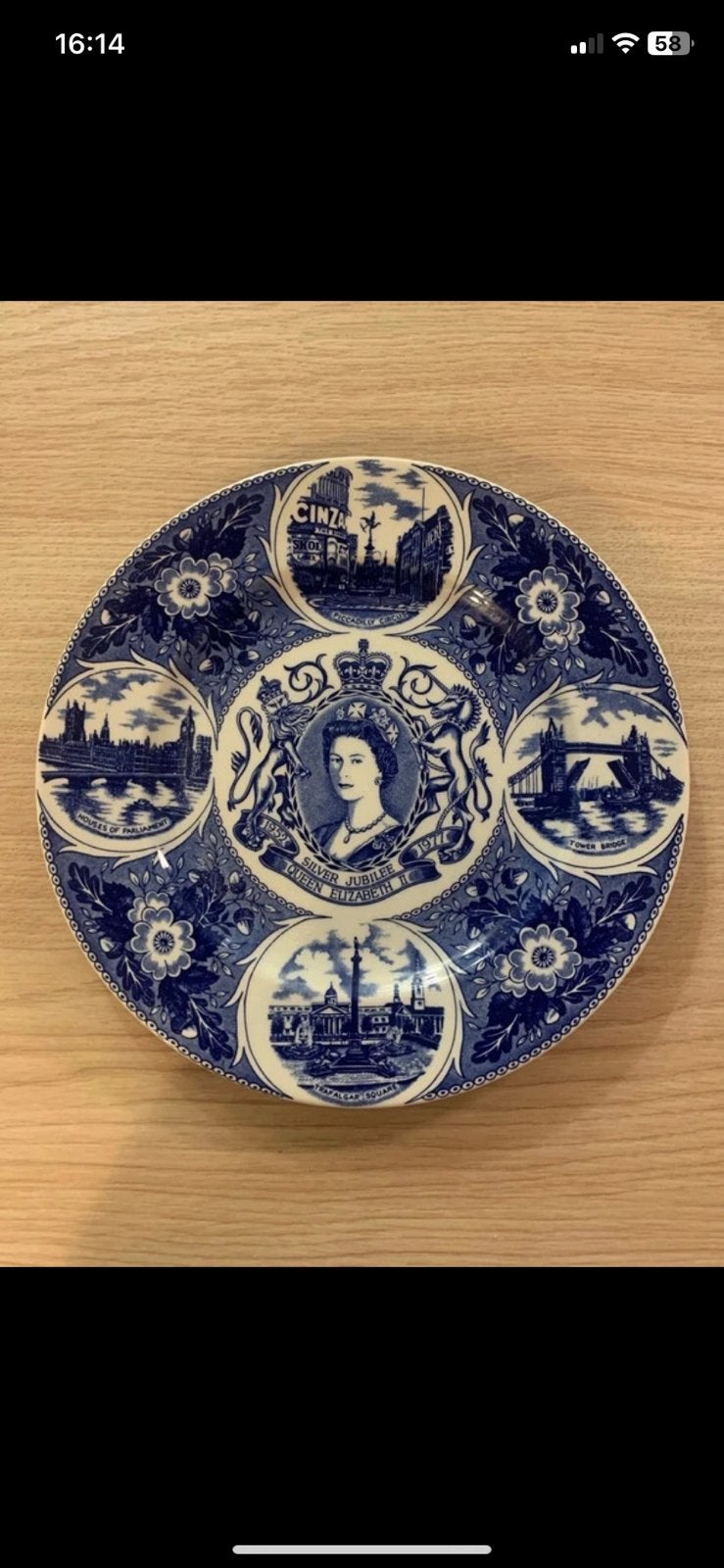 Assiette queen Elizabeth II jubilé 25ans, Ophalen