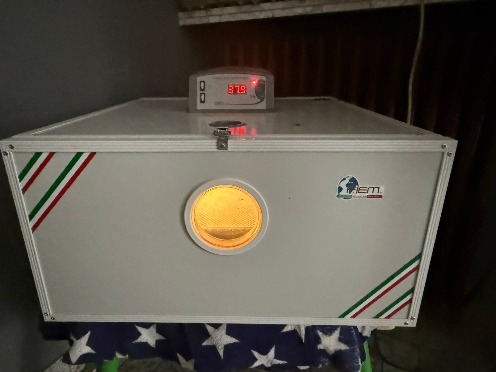 fiem broedmachine/uitkipkast laatste 3 dagen, Dieren en Toebehoren, Ophalen, Gebruikt, Broedmachine