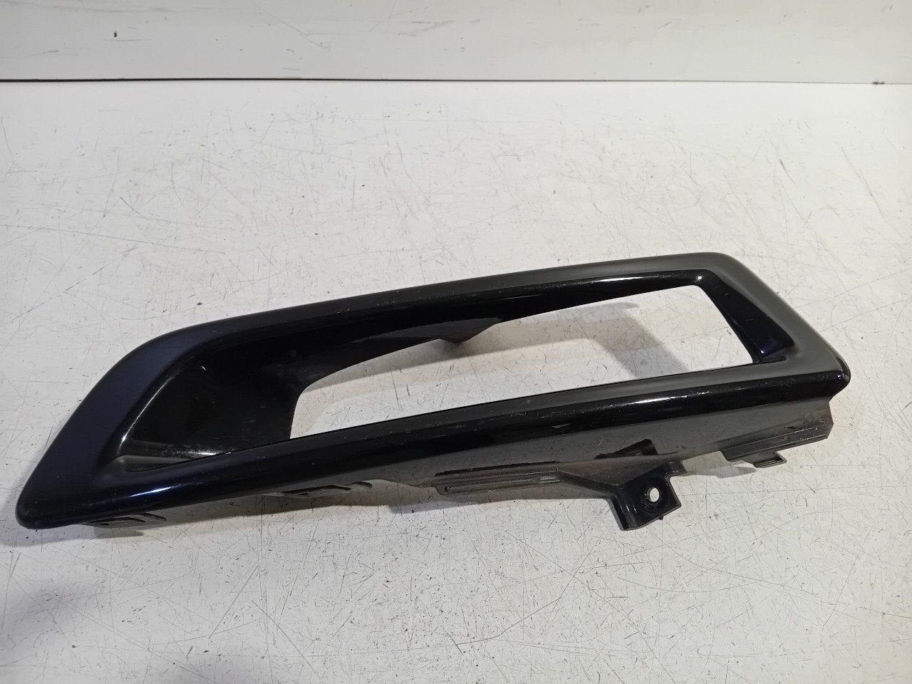 Bumperdeel rechts voor Land Rover Discovery, Onderdelen@venauto.nl, Van der Ven Autorecycling B.V., Ettenseweg 76, 4706 PB Roosendaal, The Netherlands