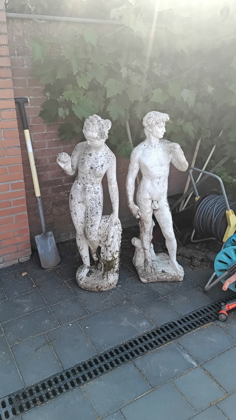 Twee klassieke beelden, circa 120cm hoog, Tuin en Terras, Ophalen, Gebruikt, Beton, Mensenbeeld