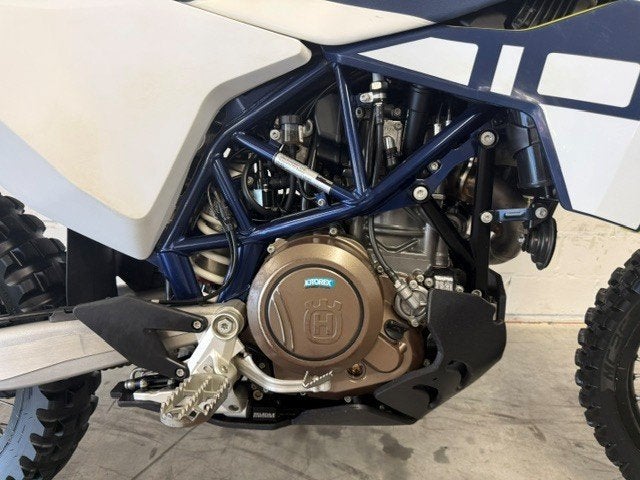 Husqvarna 701 Enduro Rally, Motos, Échappement sport, Entreprise, Occasion, Permis Moto A2 minimum