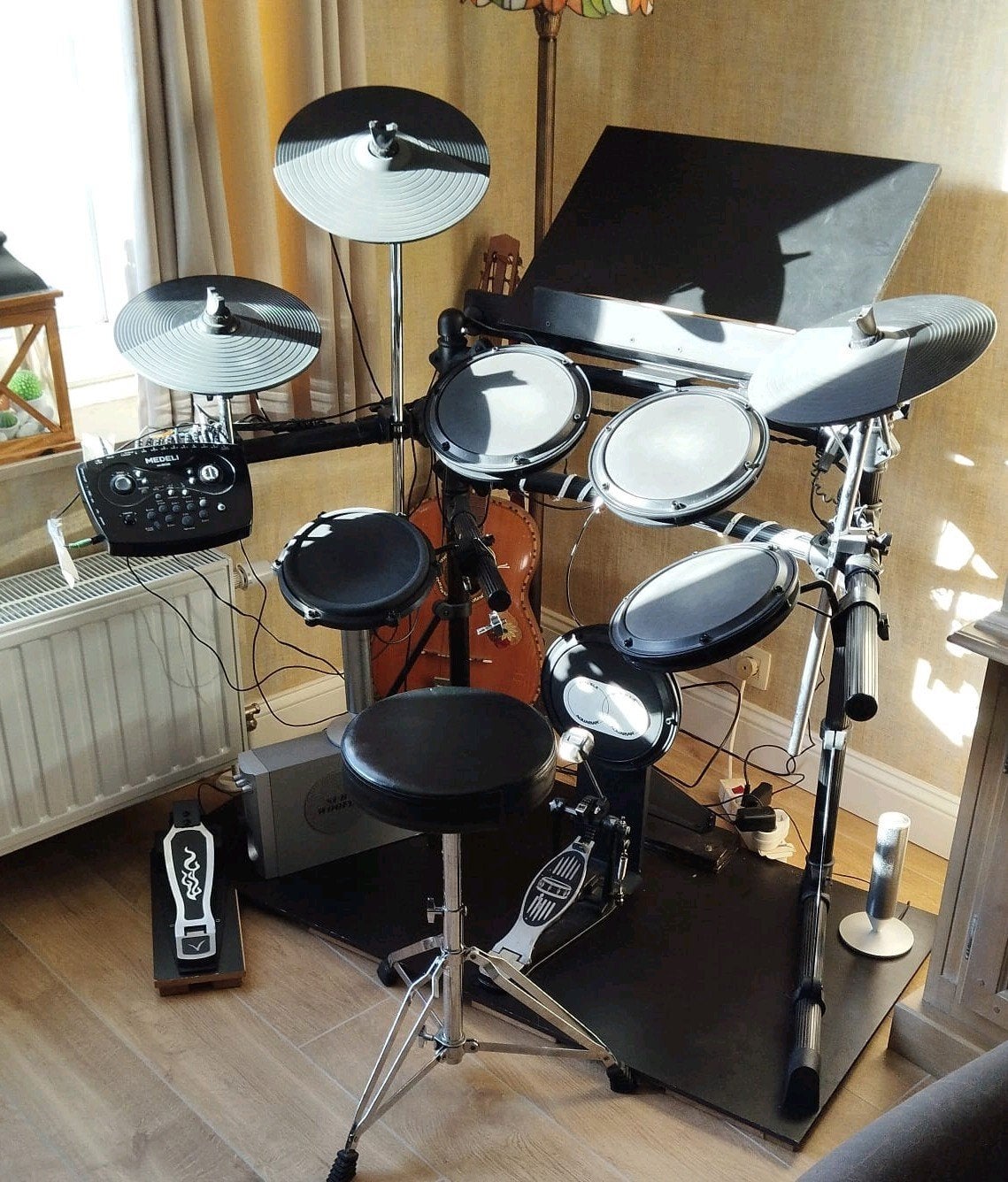 kit de batterie électrique Medeli avec accessoires, Musique & Instruments, Batteries & Percussions, Utilisé, Autres marques, Électronique