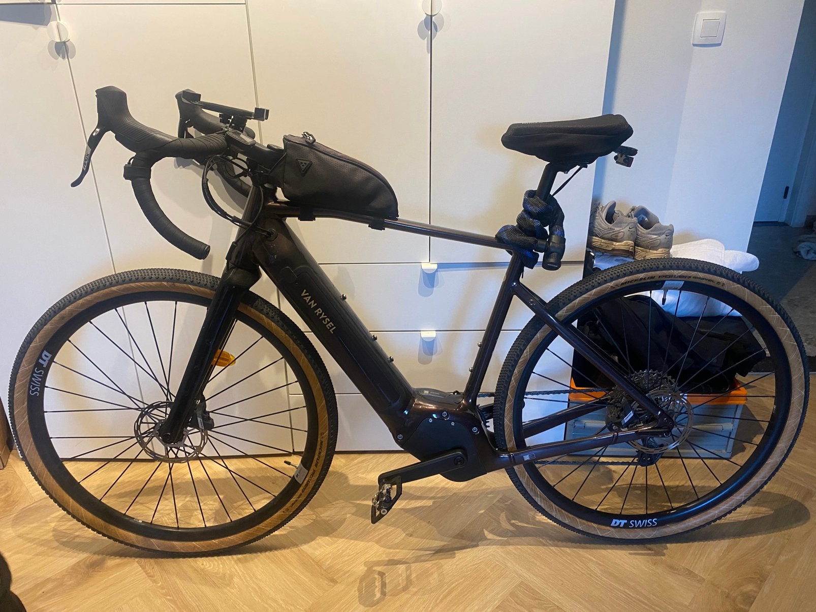Van Rysel E-GRVL AF MD | elektrische gravelbike, Fietsen en Brommers, Zo goed als nieuw, 50 km per accu of meer, 55 tot 59 cm