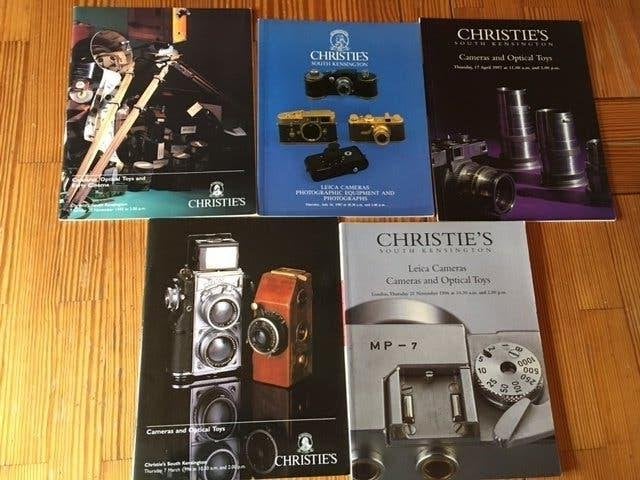 12 catalogussen van Christie's van camera's oa Leica, TV, Hi-fi & Vidéo, Appareils photo analogiques, Enlèvement ou Envoi, Kodak