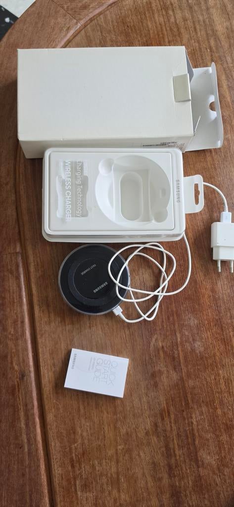 samsung wireless charger, Telecommunicatie, Mobiele telefoons | Telefoon-opladers, Ophalen of Verzenden, Samsung