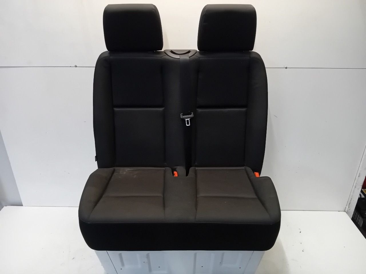 Stoel rechts voor Mercedes-Benz Sprinter, Auto-onderdelen, Onderdelen@venauto.nl, Van der Ven Autorecycling B.V., Gebruikt, Ettenseweg 76, 4706 PB Roosendaal, The Netherlands