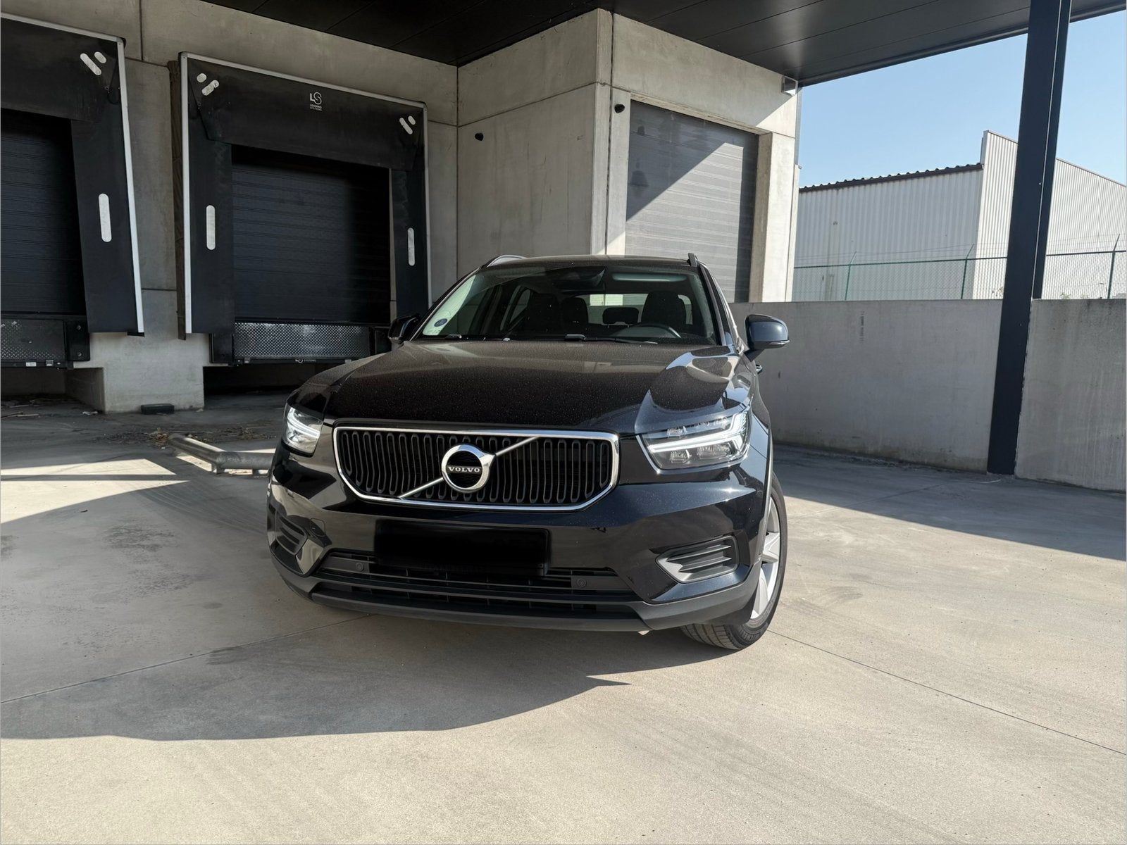 Volvo XC40 T3 Automaat | Tal van opties!, Auto's, Dealer onderhouden, 4 cilinders, Zwart, 5 zetels