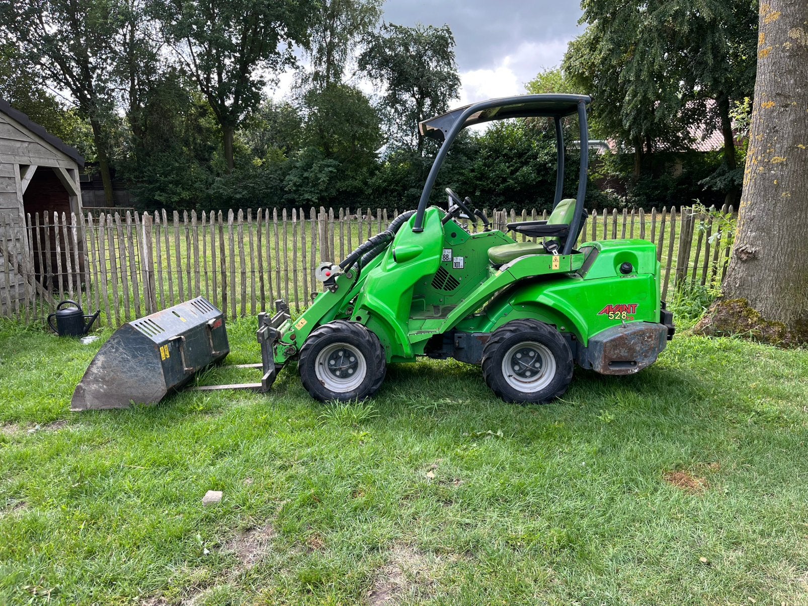 Avant 528 kniklader BJ 2017 met 500 uur, Zakelijke goederen, Ophalen of Verzenden, Wiellader of Shovel