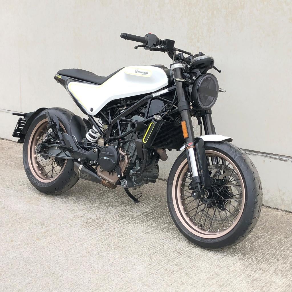 HUSQVARNA VITPILEN 401 2018 GEKEURD GARANTIE, Motoren, 401 cc, Minimaal motorrijbewijs A2, ABS, 1 cilinder