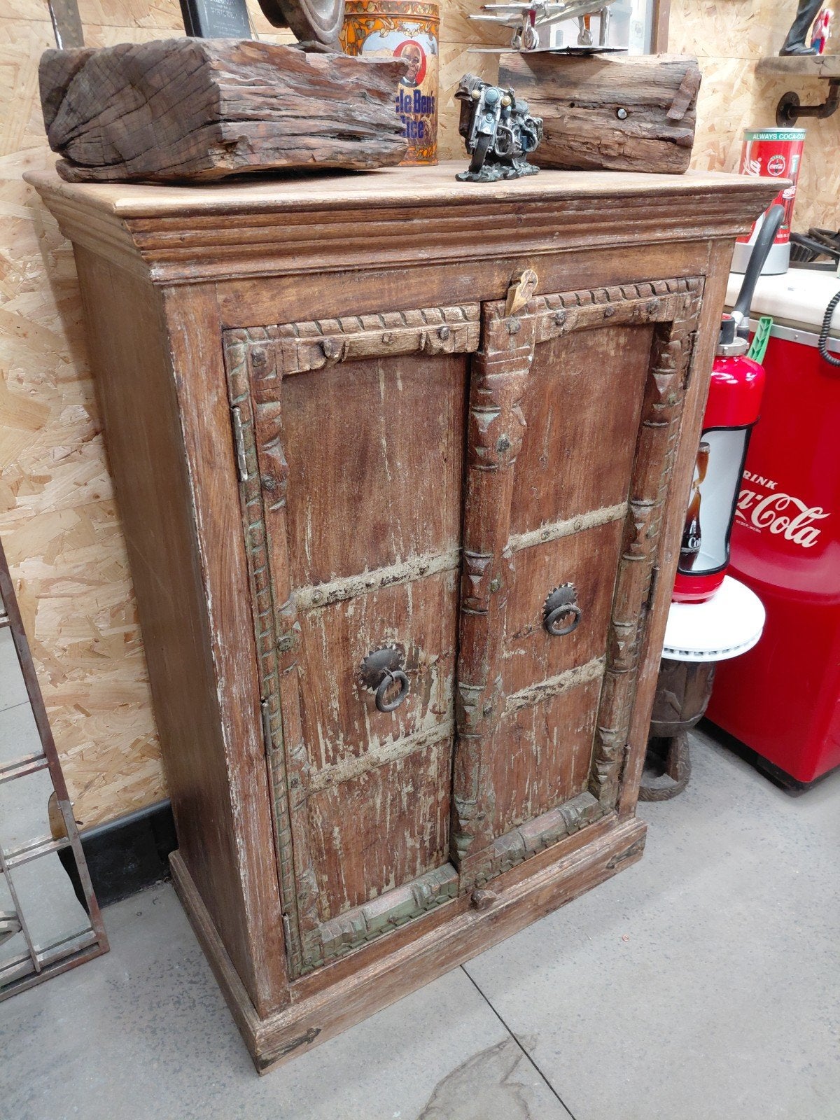 Armoire manguier vintage antique, Enlèvement
