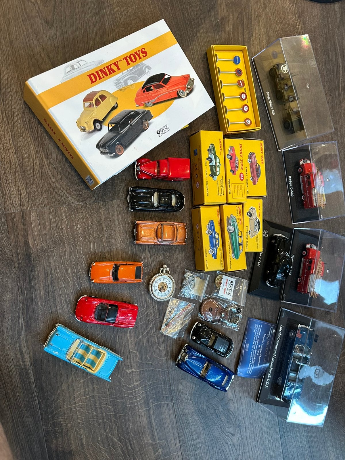 Dinky Toys 1:43 - verzameling van 14 modellen, Envoi, Comme neuf