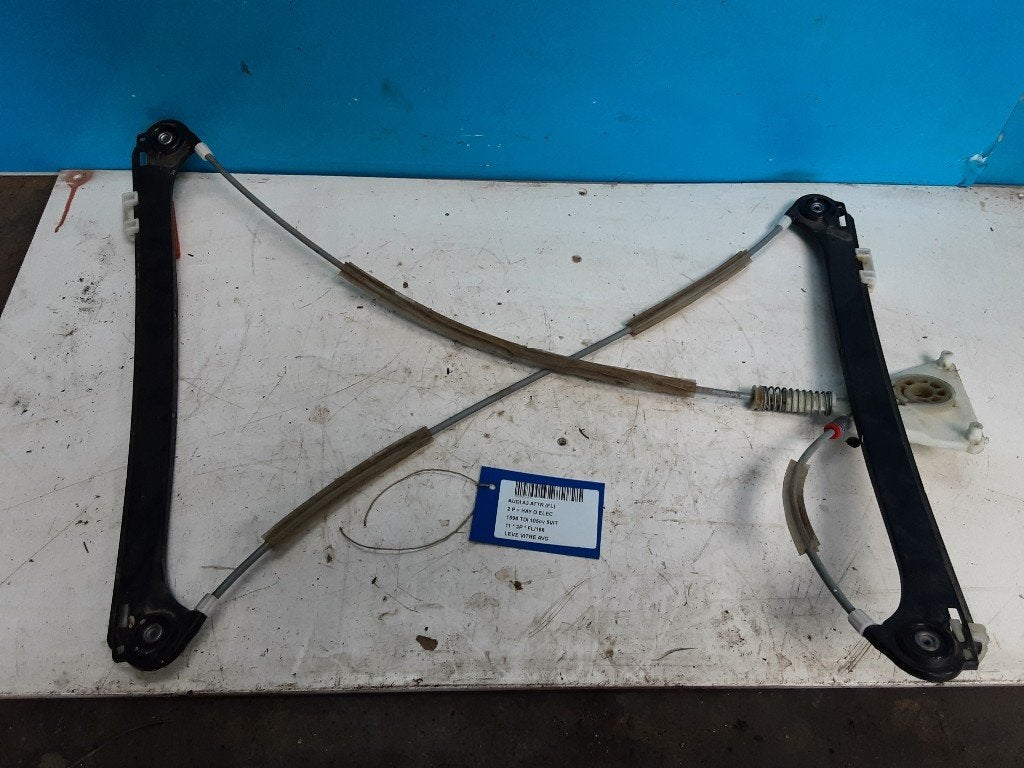 RAAMMECHANIEK LINKS VOOR Audi A3 (8P1) (01-2003/08-2012), Gebruikt, Mevr. I. Hauben, Audi, Rue de l'Espoir 34 34
4030  GRIVEGNÉE, BE