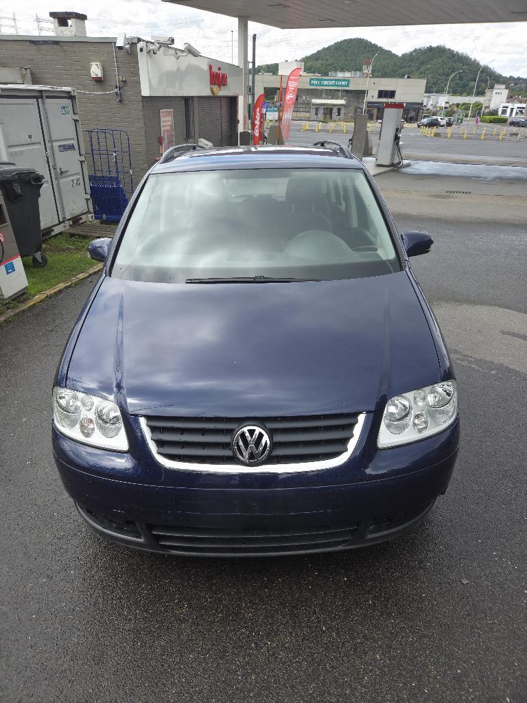 VW Touran 7 places, Autos, Achat, 7 places, Boîte manuelle, Noir