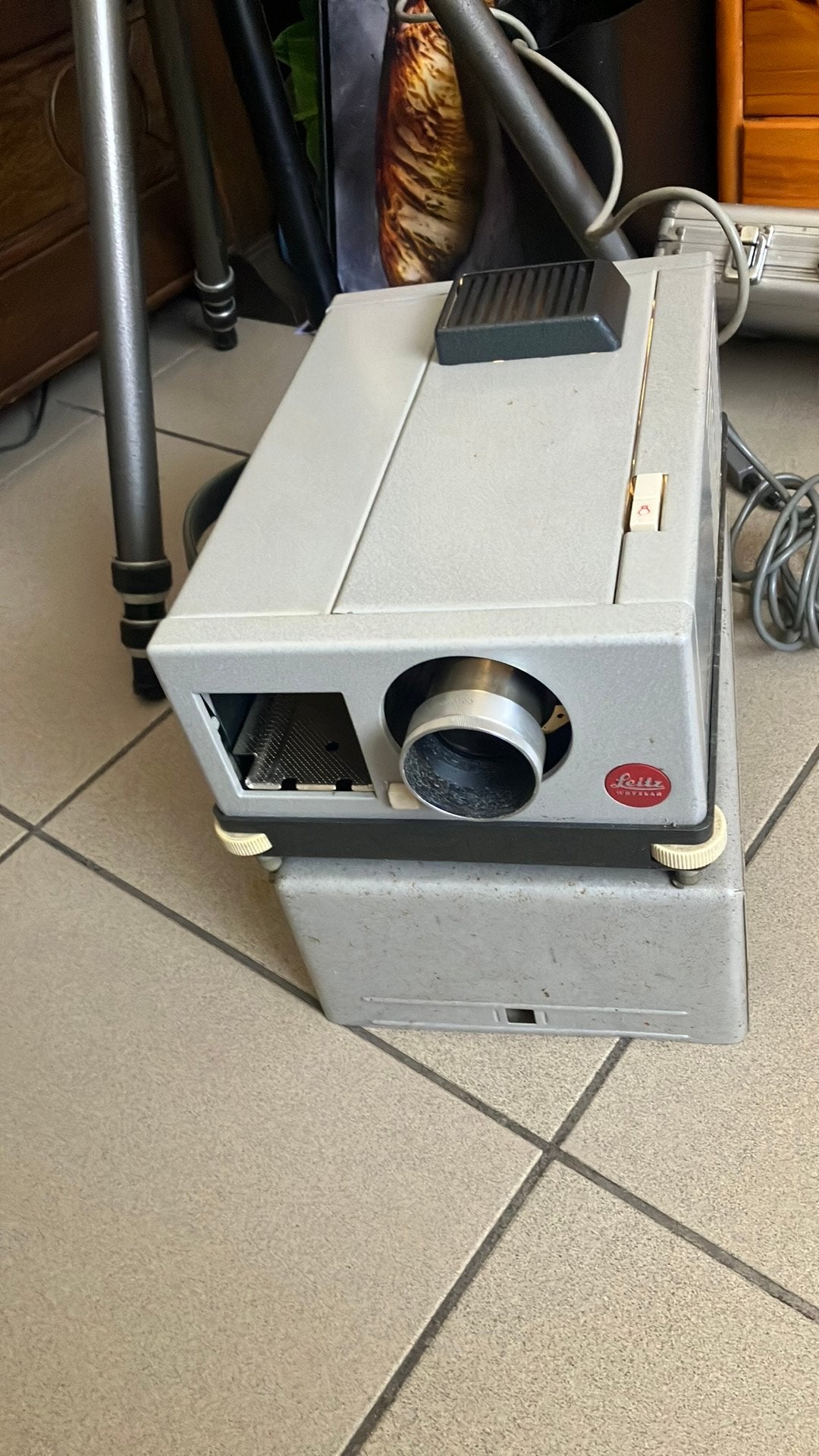 Projecteur Leitz Pradovit, Enlèvement, Utilisé