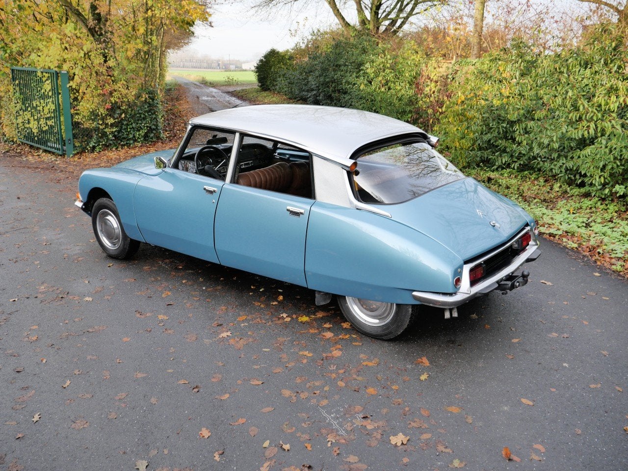 Citroën DS D-SUPER (année de construction 1973), Autos, https://public.car-pass.be/vhr/ecc0d14c-aa7d-4958-a62e-b020290def2e, 4 portes