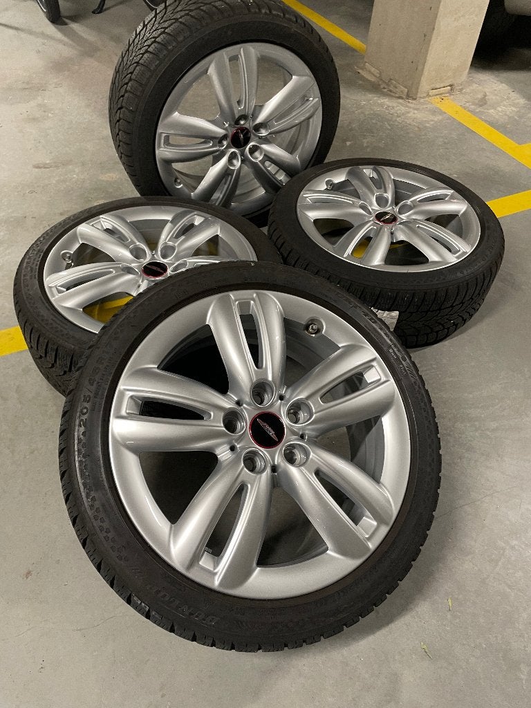 Originele velgen met winterbanden - MINI Cooper SE, Auto-onderdelen, Ophalen, Gebruikt, Velg(en), 17 inch