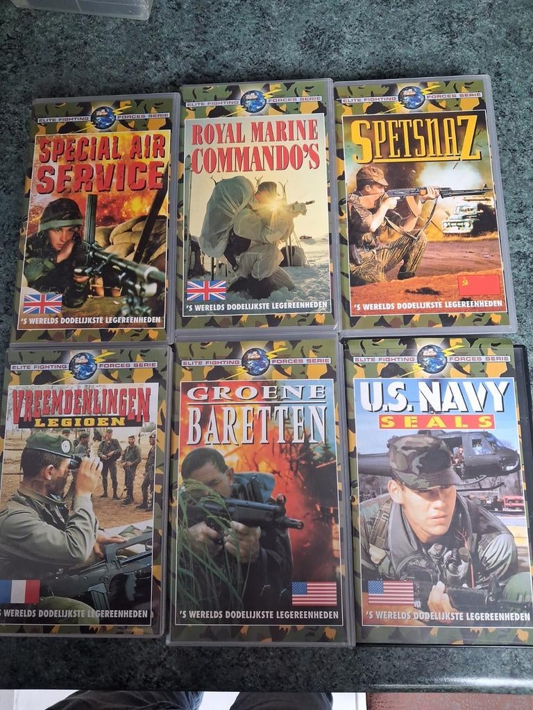 Set 6 VHS 's Werelds Dodelijkste Legereenheden (Elite Forces, Enlèvement ou Envoi, Documentaire