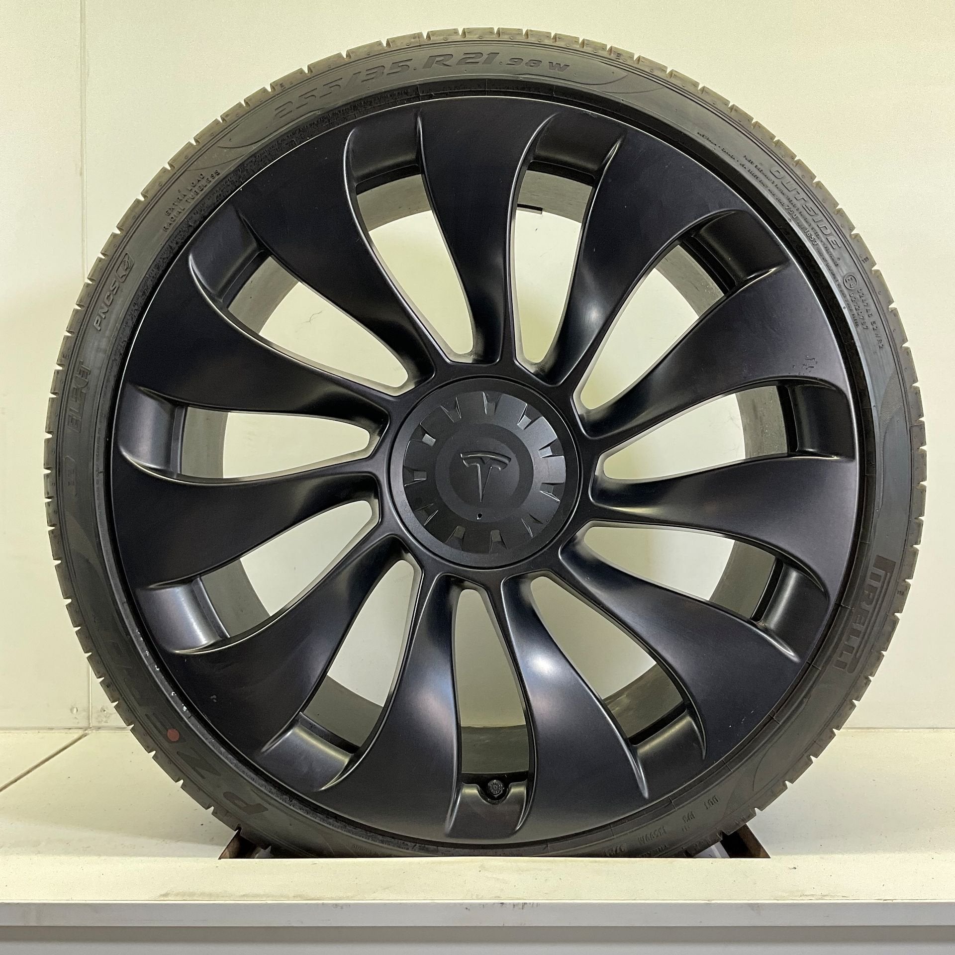 DEMO TESLA MODEL Y UBERTURBINE ZOMERBANDEN SET VELGEN 21 INC, Gebruikt, 255 mm, -, -