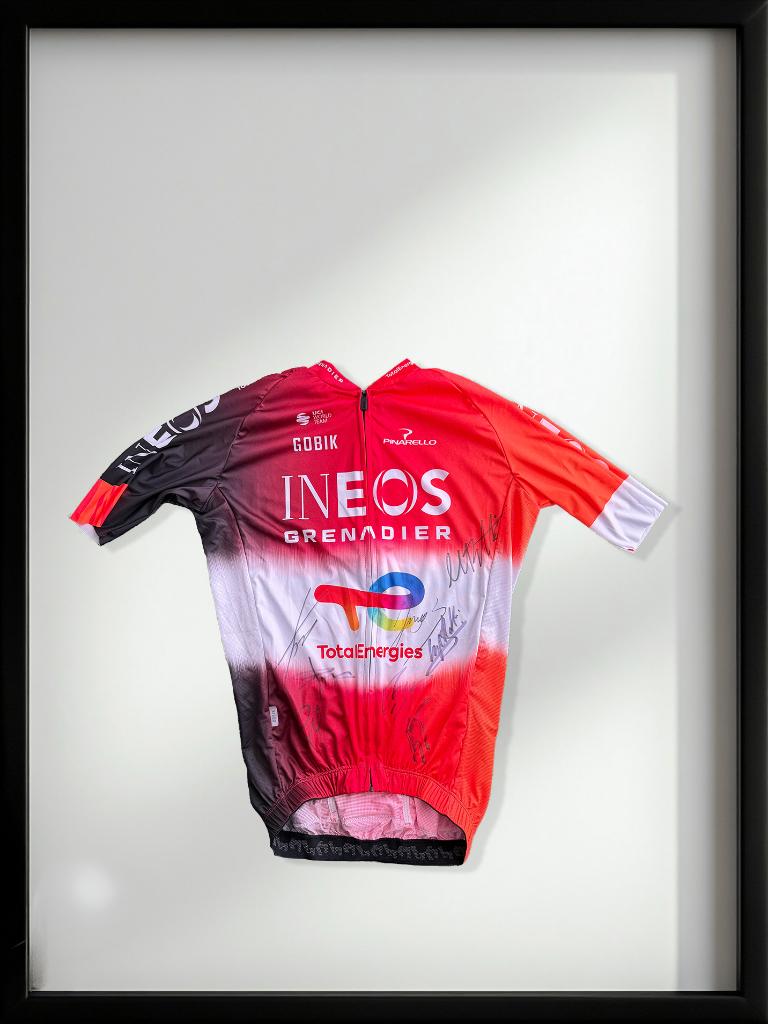 Gesigneerd wielertruitje Ineos Grenadiers selectie Vuelta 25, Verzamelen, Ophalen, Nieuw, Shirt