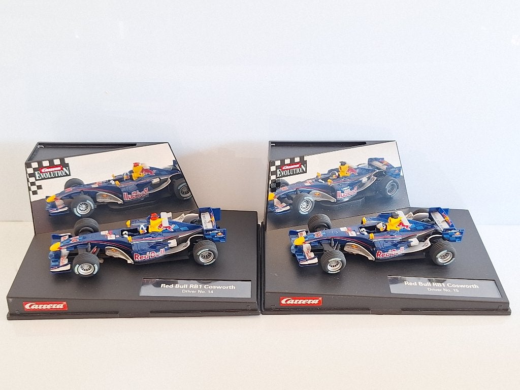 Carrera Evolution 2 x F1 Red Bull Cosworth, Neuf, Électrique, Enlèvement ou Envoi, Carrera