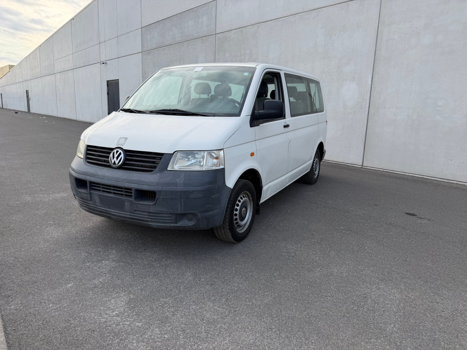 Volkswagen Transporter 2005 240.000km airco 8-zits, Auto's, Bestelwagens en Lichte vracht, Bedrijf, Te koop, Volkswagen