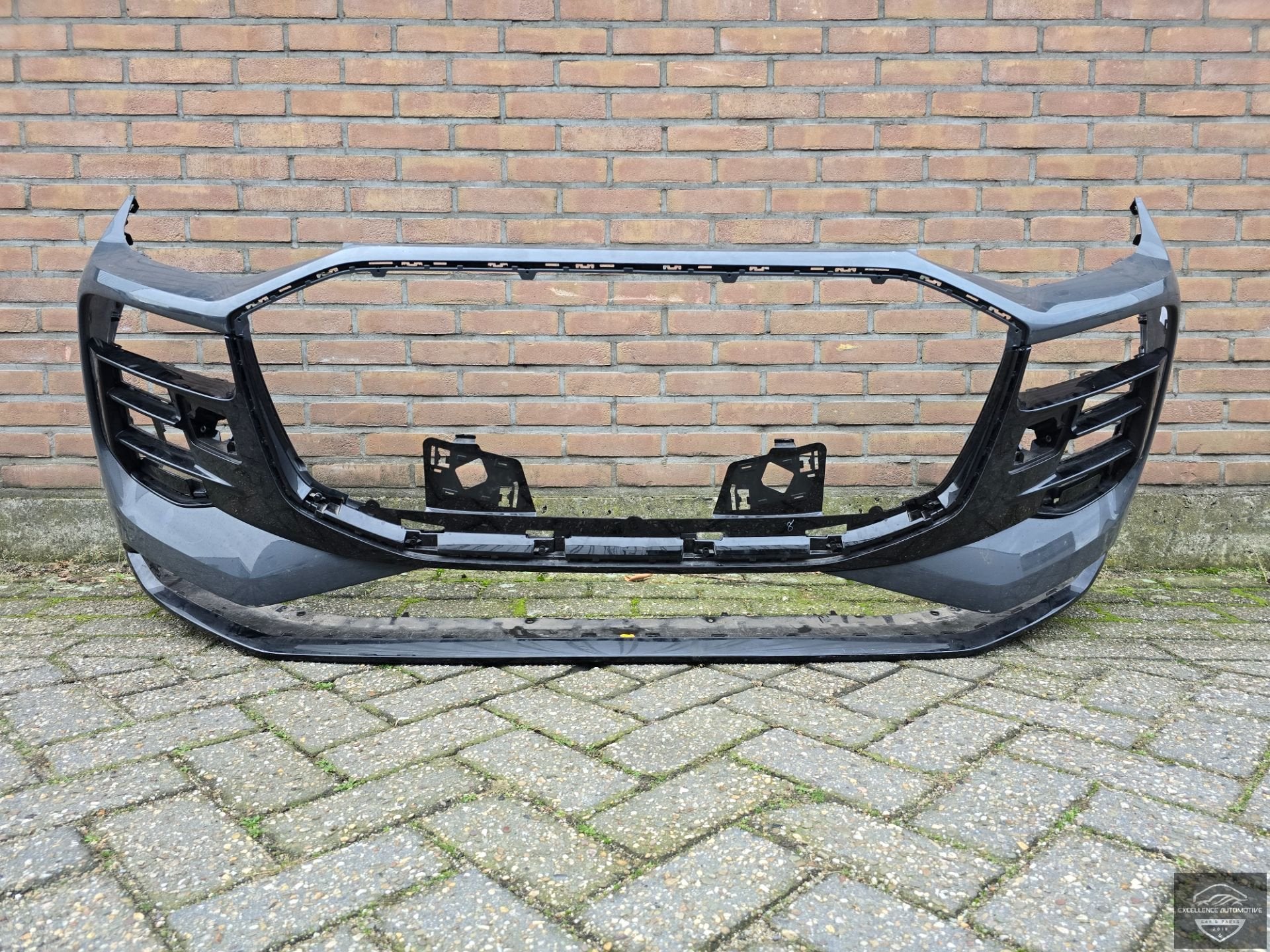 Audi Q6 85H E-Tron 24+ Voorbumper Bumper 4xPDC Origineel!, Gebruikt, AUDI AG, Auto-Union-Strasse 1
85045  Ingolstadt, DE, Audi