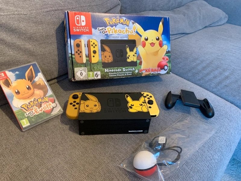 Nintendo Switch Pokémon ! Edition Pikachu et Évoli, Enlèvement, Utilisé, Switch Original, Avec jeux