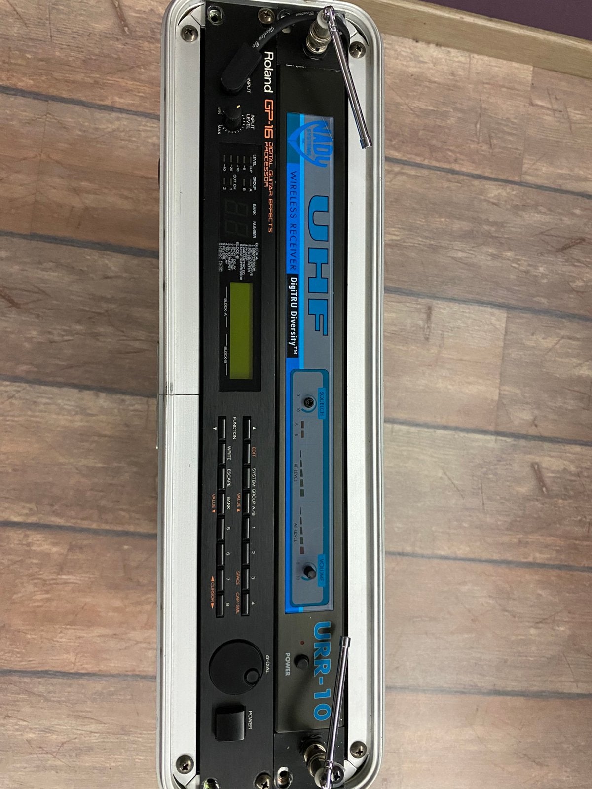 Système de guitare sans fil NADY URR-10 avec flight-case 2U, Enlèvement, Utilisé, Flight case