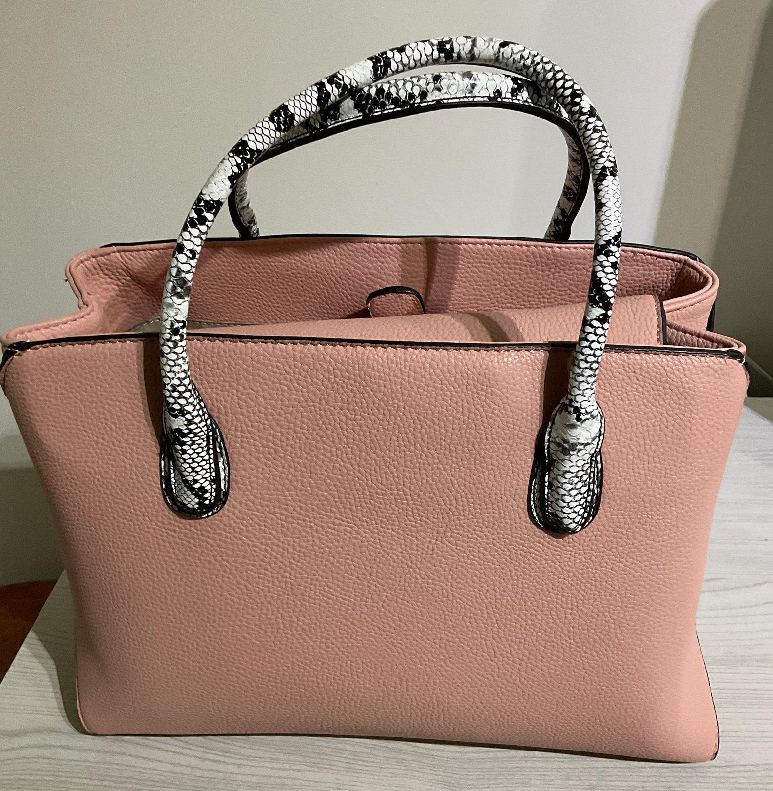 Handtas, tas roze Giuliano in perfecte staat, Handtassen en Accessoires, Tassen | Damestassen, Ophalen of Verzenden, Zo goed als nieuw