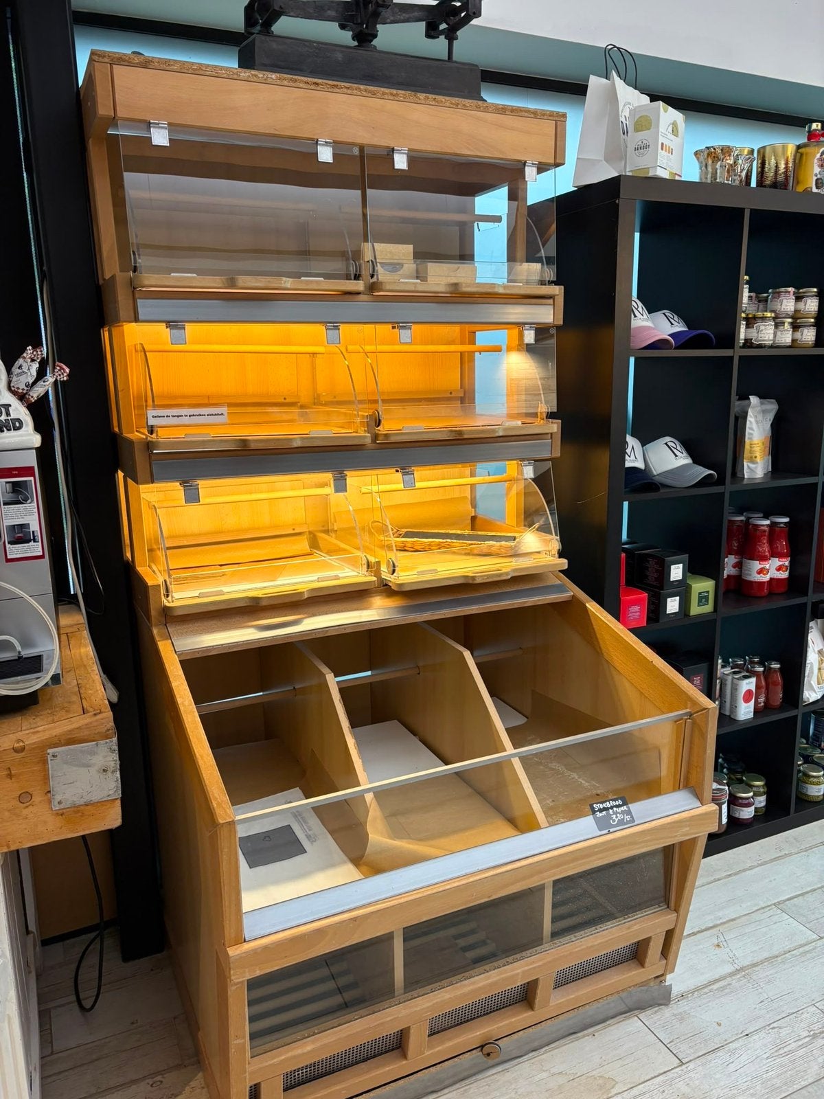 Présentoir libre-service boulangerie en bois Meuble à pain