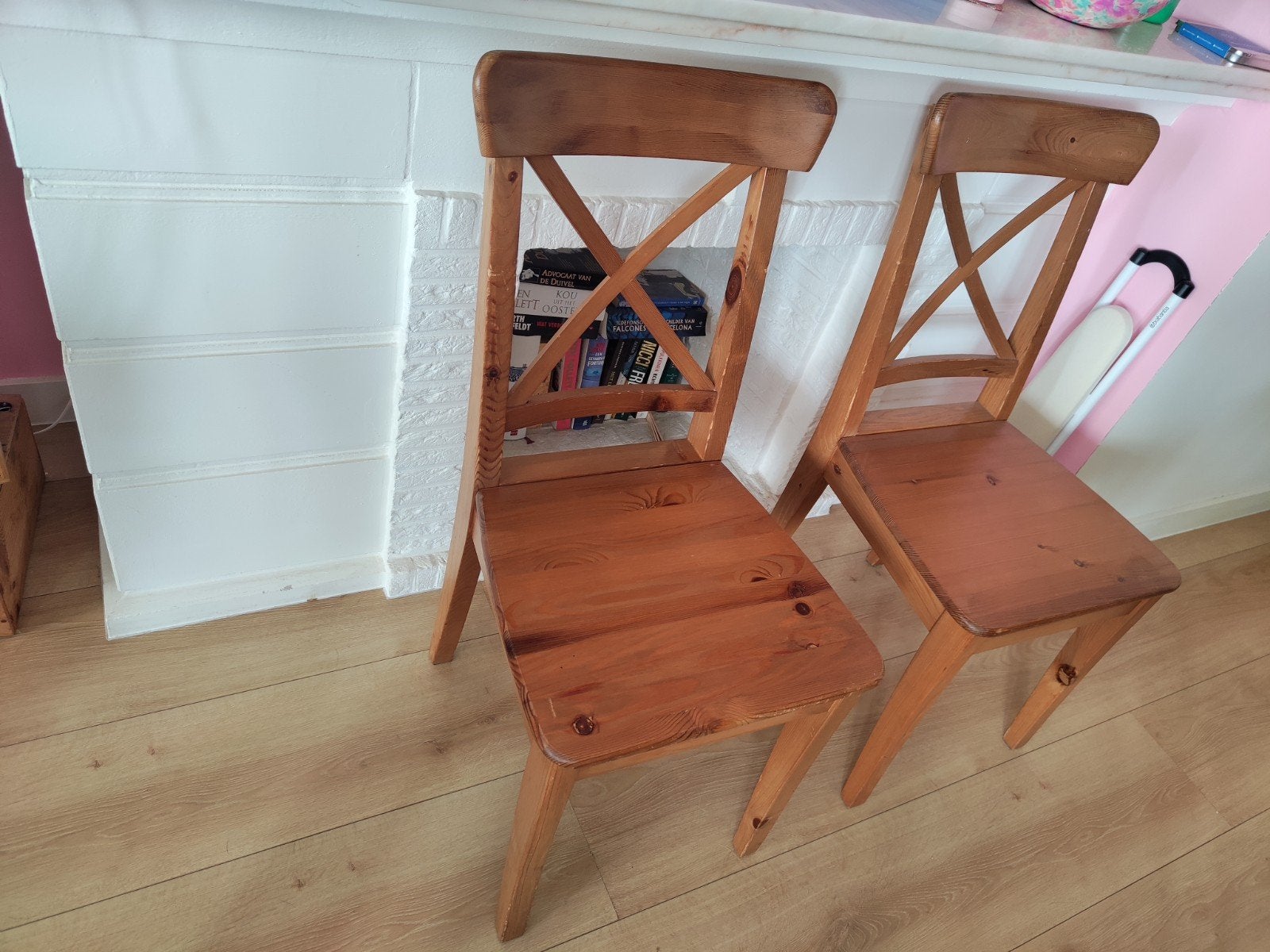 Twee houten stoelen, Huis en Inrichting, Ophalen, Gebruikt, Twee, Bruin
