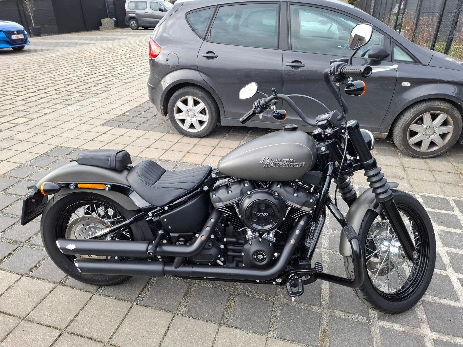 Streetbob 2019 - industrial grey met Vance & Hines uitlaten, Motoren, Motoren | Harley-Davidson, LED Verlichting, 1745 cc, Chopper